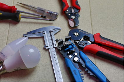 低壓電工證可以操作多少伏電壓？(圖1)